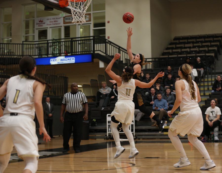 Womens basketball loses nail-biter to Fort Hays State