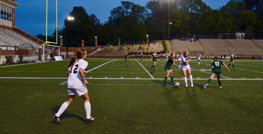 Becky Roberts gains possession over the ball during the game against Missouri S&T on Sept 12. Roberts scored on Friday night in 2-1 loss. <br> Photo by Rolando Dupuy