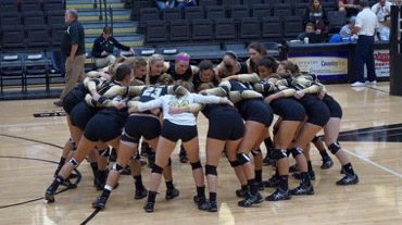 Lindenwood’s Women’s Volleyball team huddles up and gives motivating words before the beginning of the game.
 Photo by Lindenwood Athletics