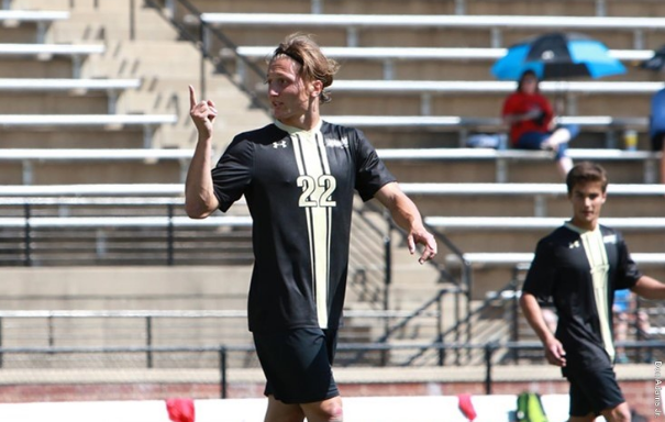 Lindenwood+soccer+player+Michele+Ganz+%28No.+22%29+signals+to+his+team+at+Hunter+Stadium.+Ganz+currently+leads+the+Lions+in+scoring+with+seven+goals+in+nine+games.