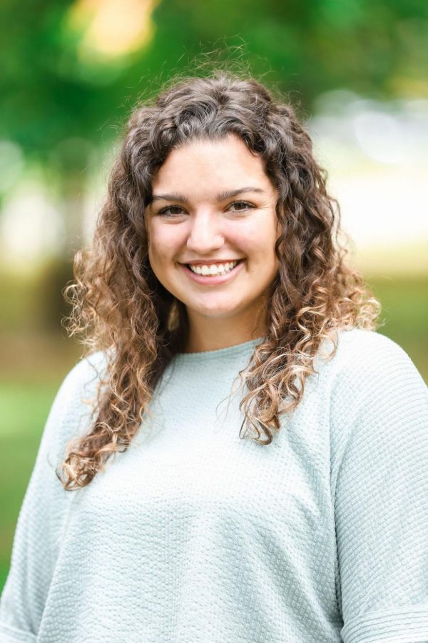 Alexa Pressleys Lindenlink staff profile picture for the 2019-20 school year.