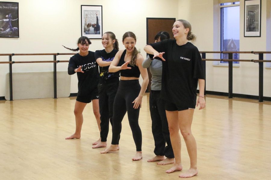 A group of SYNERGY performers rehearse a dance for the informal dance concert.
