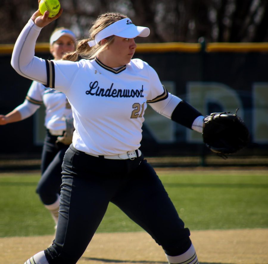Third+basemen+Lauren+Pelton+prepares+to+throw+a+ball+across+the+diamond+after+fielding+it+at+third+base+in+a+game+against+Western+Illinois+University+on+March+3.