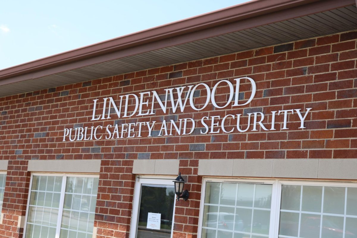 Lindenwood+Public+Safety+and+Security+office+located+on+First+Capitol%2C+next+to+Autozone.+It+is+one+of+the+many+ressources+offered+for+students+on+campus.