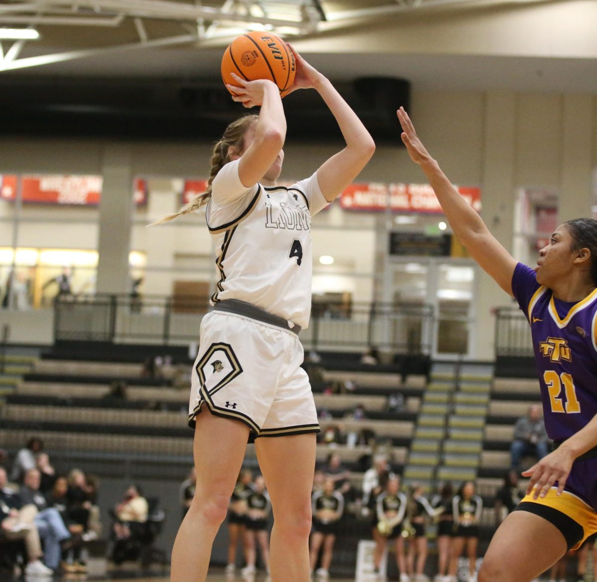 Ellie Brueggemann pulls up for a mid range jumper against Tennessee Tech.